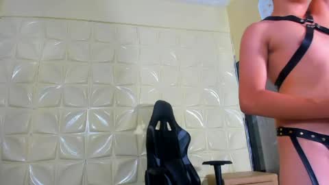 carlos_vegaa online show from April 16, 5:46 pm