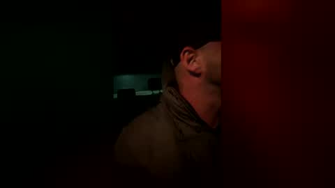 carloslavigne4 online show from April 1, 2:02 am