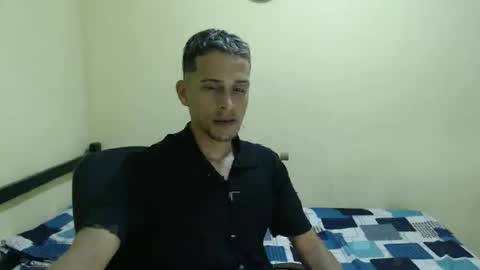 Snapshot of carlossmi01 chatting on February 16, 3:37 am carlossmi01 online show from February 16, 3:37 am