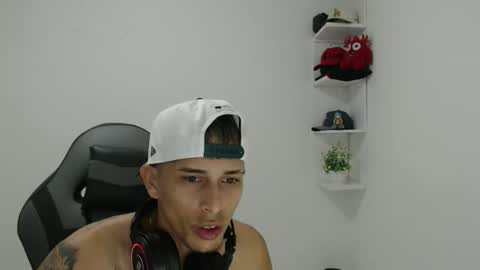 carlossmi01 online show from November 9, 2:59 am