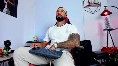 Matheo Brown online show from January 1, 1:37 am