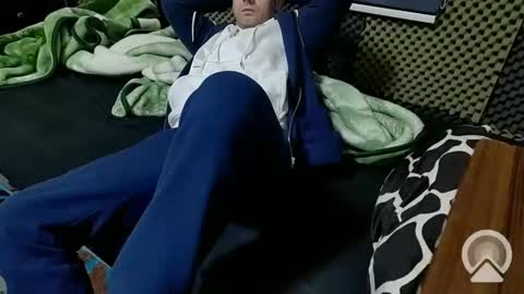 cezar online show from February 8, 1:33 pm