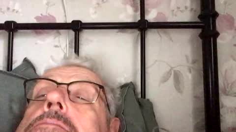 challe online show from November 12, 9:04 am