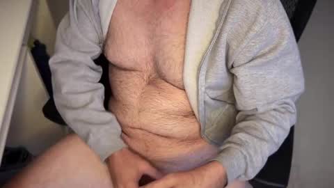 Snapshot of chalupabatmn752180 chatting on January 3, 8:11 pm Lumberjack Zeitgeist online show from January 3, 8:11 pm