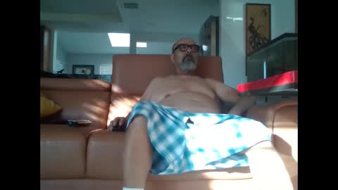 Snapshot of charlieo1953 chatting on December 5, 10:45 pm charlieo1953 online show from December 5, 10:45 pm