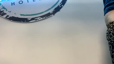  ---   online show from January 6, 11:52 pm