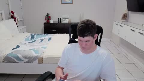 Chris Evens online show from January 9, 1:11 am