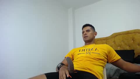 chris_dick2 online show from April 17, 6:05 am