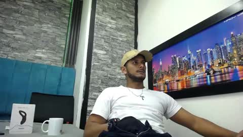 chris_dick2 online show from February 18, 7:06 am