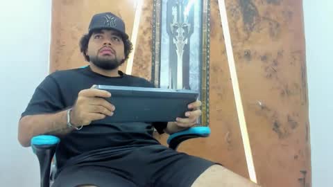 chris_evans00 online show from March 1, 7:46 pm