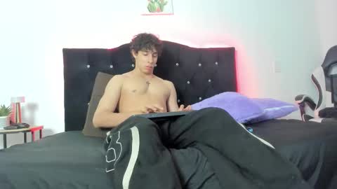 Chris Evans online show from February 20, 6:26 am