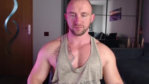 chrisbigbiceps online show from February 12, 6:47 pm