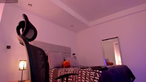 chrismorgan24 online show from November 11, 12:37 am