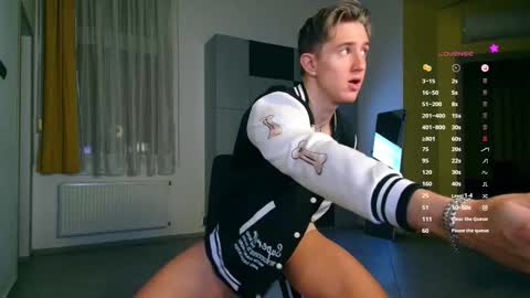 UPVOTE ME ------  ILL DO SOMETHING FOR FREE online show from October 16, 4:37 pm