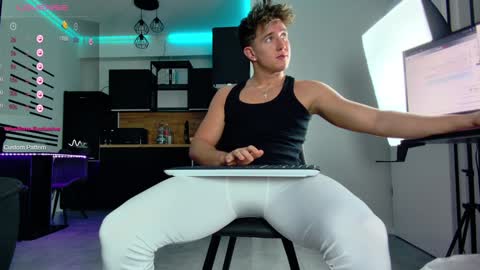 UPVOTE ME ------  ILL DO SOMETHING FOR FREE online show from December 9, 6:02 am