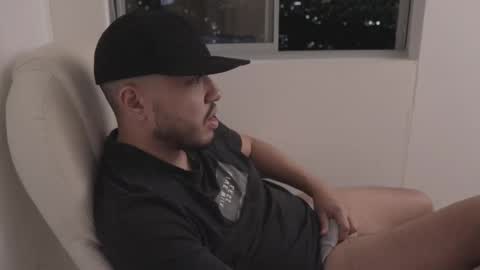 Chris online show from November 19, 1:05 am