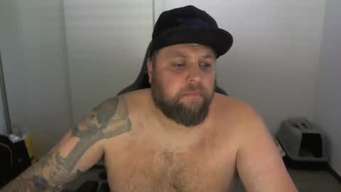 Snapshot of chrizz80 chatting on March 11, 7:15 am Chrizz online show from March 11, 7:15 am