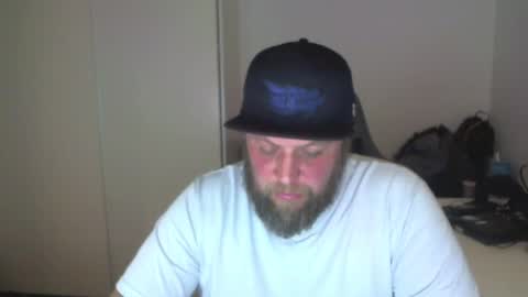 Snapshot of chrizz80 chatting on December 6, 4:17 pm Chrizz online show from December 6, 4:17 pm