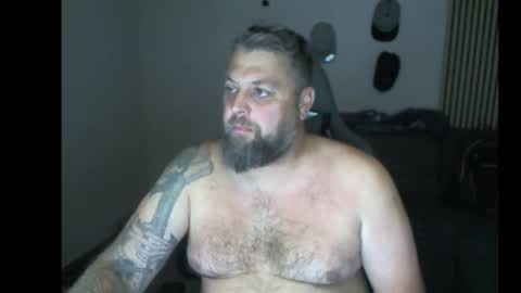 Snapshot of chrizz80 chatting on October 21, 11:07 pm Chrizz online show from October 21, 11:07 pm