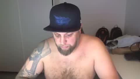 Snapshot of chrizz80 chatting on December 12, 5:20 am Chrizz online show from December 12, 5:20 am