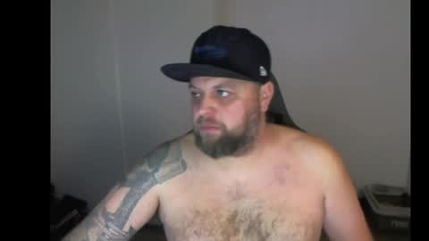 Snapshot of chrizz80 chatting on February 21, 6:29 am Chrizz online show from February 21, 6:29 am