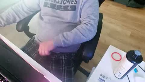 chucky606 online show from November 15, 9:55 am