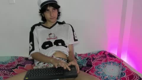 cirosky_elchicopolla online show from March 19, 6:27 am