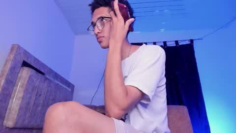 cj_davis1 online show from February 7, 10:04 pm