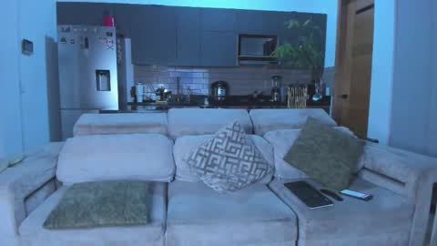 claytonburgues online show from January 13, 6:07 am