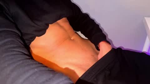 Snapshot of coitzzz chatting on February 23, 10:01 am coitzzz online show from February 23, 10:01 am