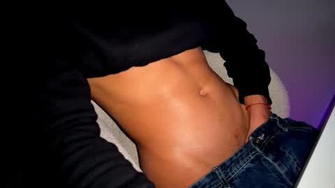 Snapshot of coitzzz chatting on February 22, 10:37 pm coitzzz online show from February 22, 10:37 pm