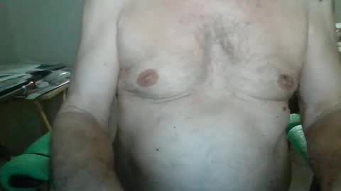 Snapshot of comeonmymouth chatting on February 10, 4:19 am comeonmymouth online show from February 10, 4:19 am