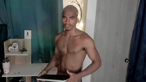 CoreyGlover online show from March 17, 10:18 am