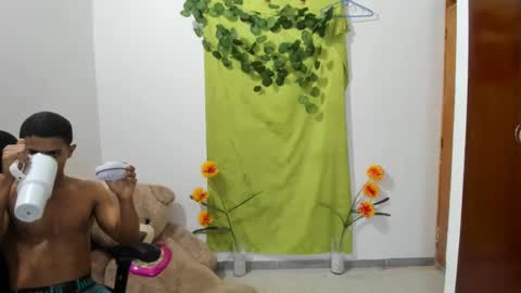 Ethan  online show from December 20, 1:14 am