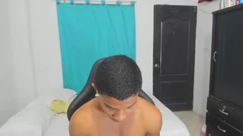 Ethan  online show from October 19, 11:30 pm