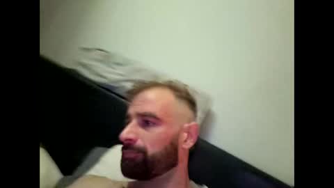 cozzyfella97 online show from September 18, 10:23 pm