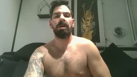 Snapshot of crazycouple1011 chatting on February 14, 1:45 am funcouple online show from February 14, 1:45 am