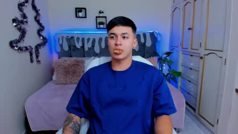 Cristopher online show from December 10, 9:33 am