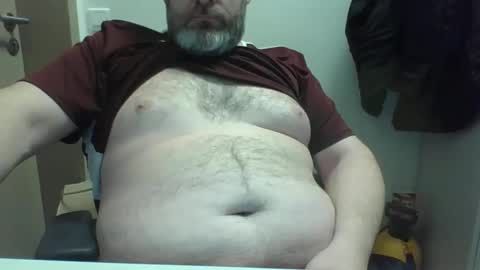 Snapshot of crouch1 chatting on February 24, 9:43 am Crouch1 online show from February 24, 9:43 am