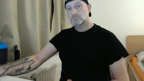 Snapshot of curman85 chatting on January 25, 11:54 pm Curman85 online show from January 25, 11:54 pm