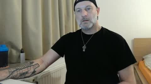 Snapshot of curman85 chatting on February 2, 12:09 am Curman85 online show from February 2, 12:09 am