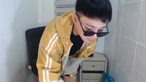 cute_enzo24 online show from December 13, 6:00 am