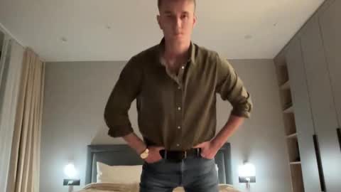 cute_skywalker online show from November 1, 5:39 pm