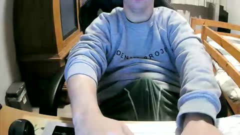 Cuteboy090 online show from April 16, 10:12 pm