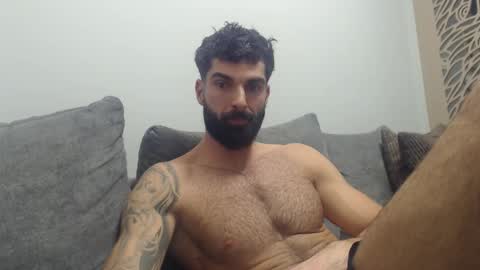 cuteeboy online show from December 3, 10:38 pm