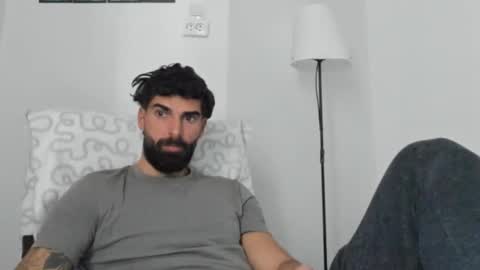 cuteeboy online show from March 2, 7:59 am