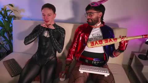 Snapshot of cutelatinboy97 chatting on October 30, 7:32 am Camilo online show from October 30, 7:32 am