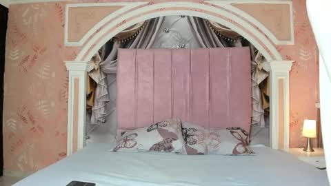 cutenaked_ online show from December 16, 12:45 pm