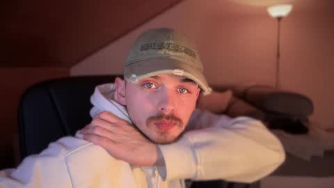 Daimon  online show from February 5, 1:04 am