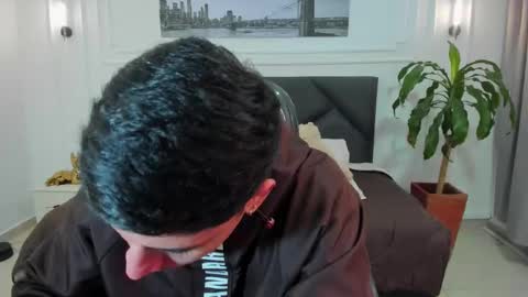 DAMIAN online show from November 18, 11:03 am